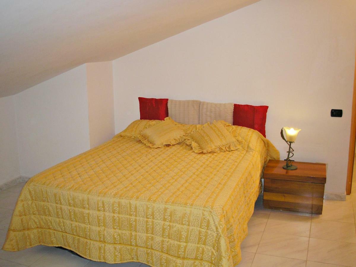 Appartamento Per 4 Persone Acerra ภายนอก รูปภาพ