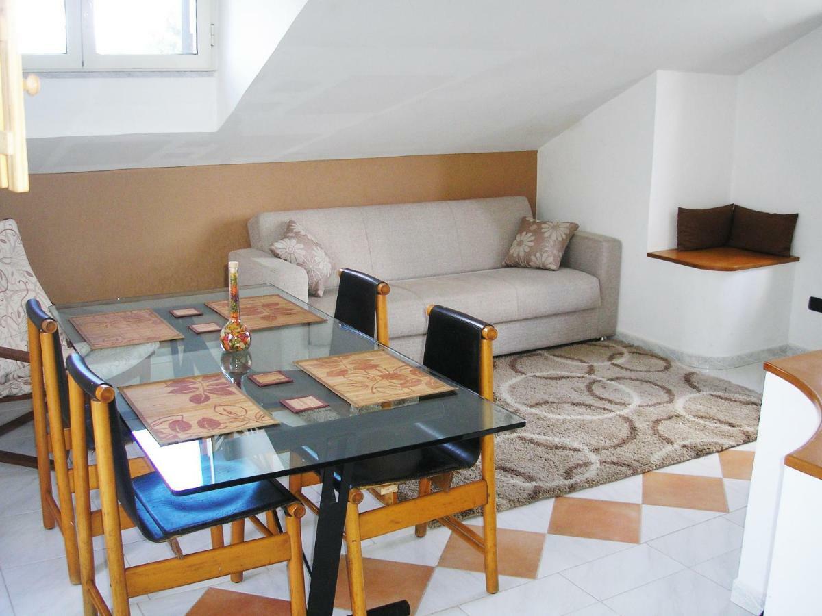 Appartamento Per 4 Persone Acerra ภายนอก รูปภาพ